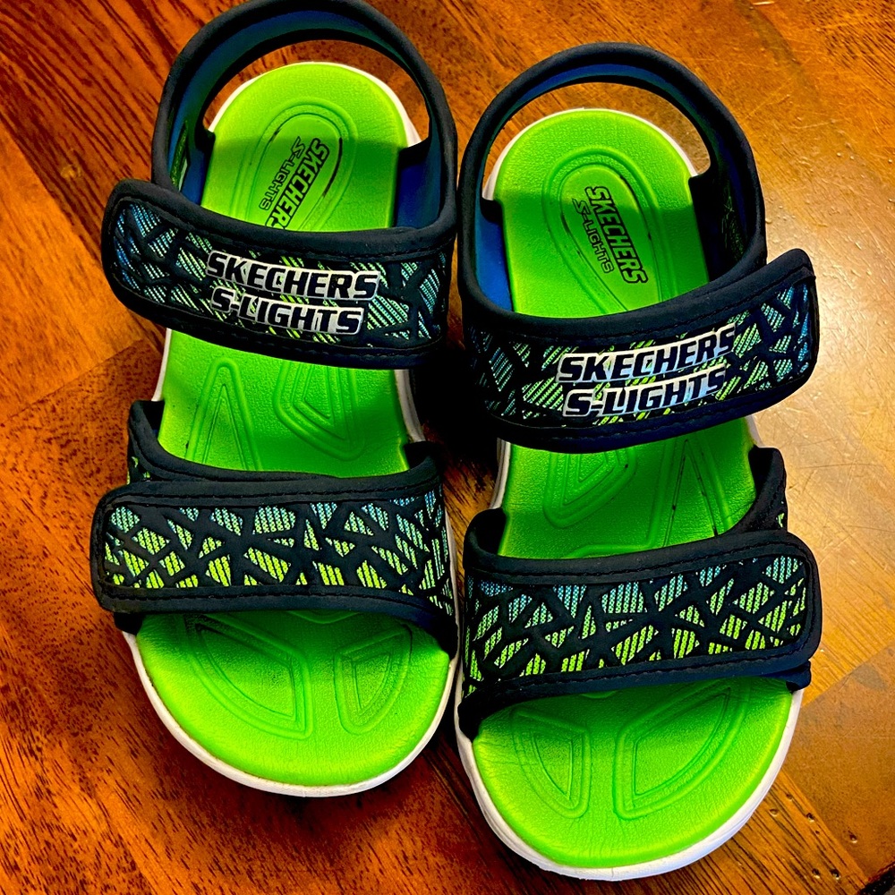 Like new Skechers light up sandal